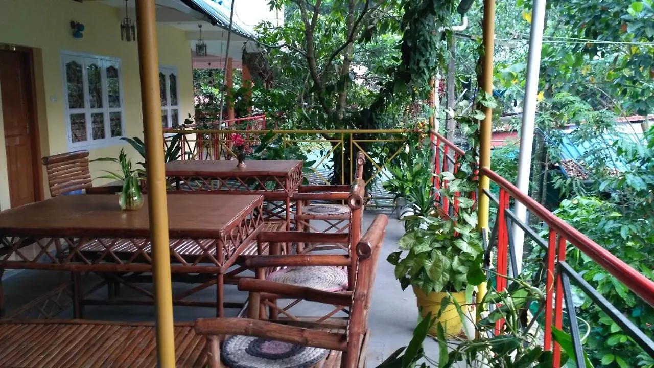 Silent Summit Cottage Kumarakom Couette-café